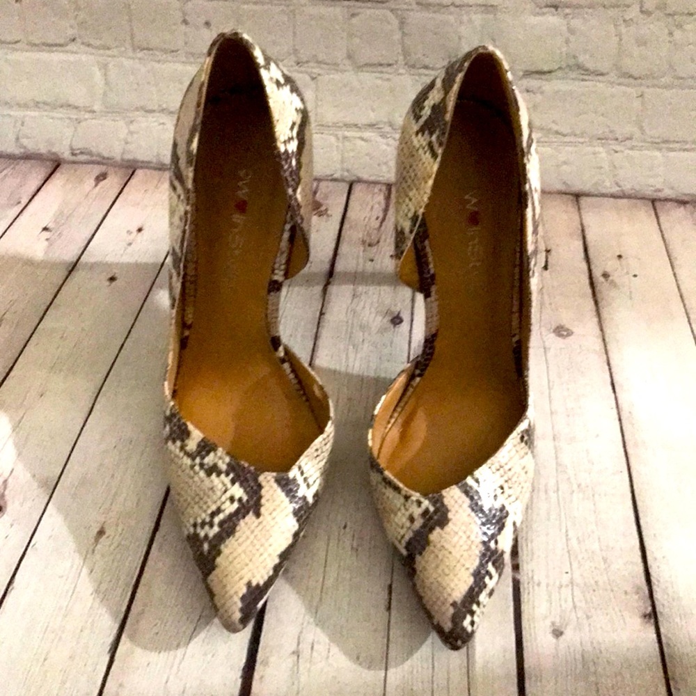 IN STYLE & NINE WEST Pointed Toe Snake Skin Heels